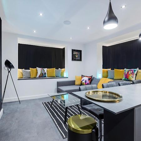 Two Bed Modern Apartment 5Min Walk To Town Centre With Free Parking ! Under New Management Blackpool Exteriér fotografie