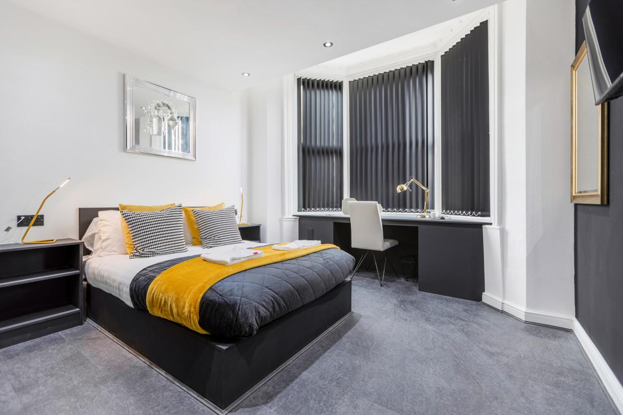 Two Bed Modern Apartment 5Min Walk To Town Centre With Free Parking ! Under New Management Blackpool Exteriér fotografie