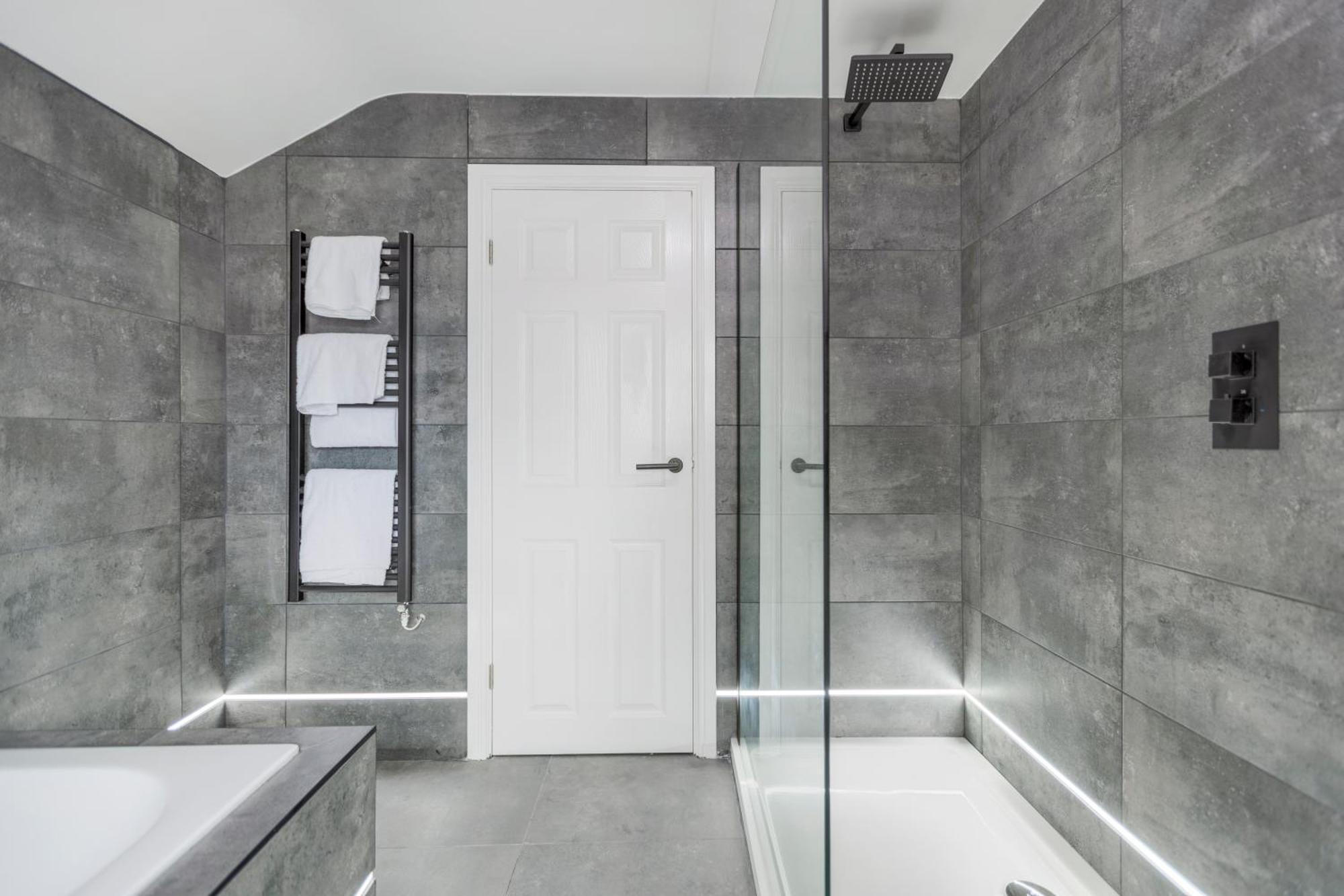 Two Bed Modern Apartment 5Min Walk To Town Centre With Free Parking ! Under New Management Blackpool Exteriér fotografie