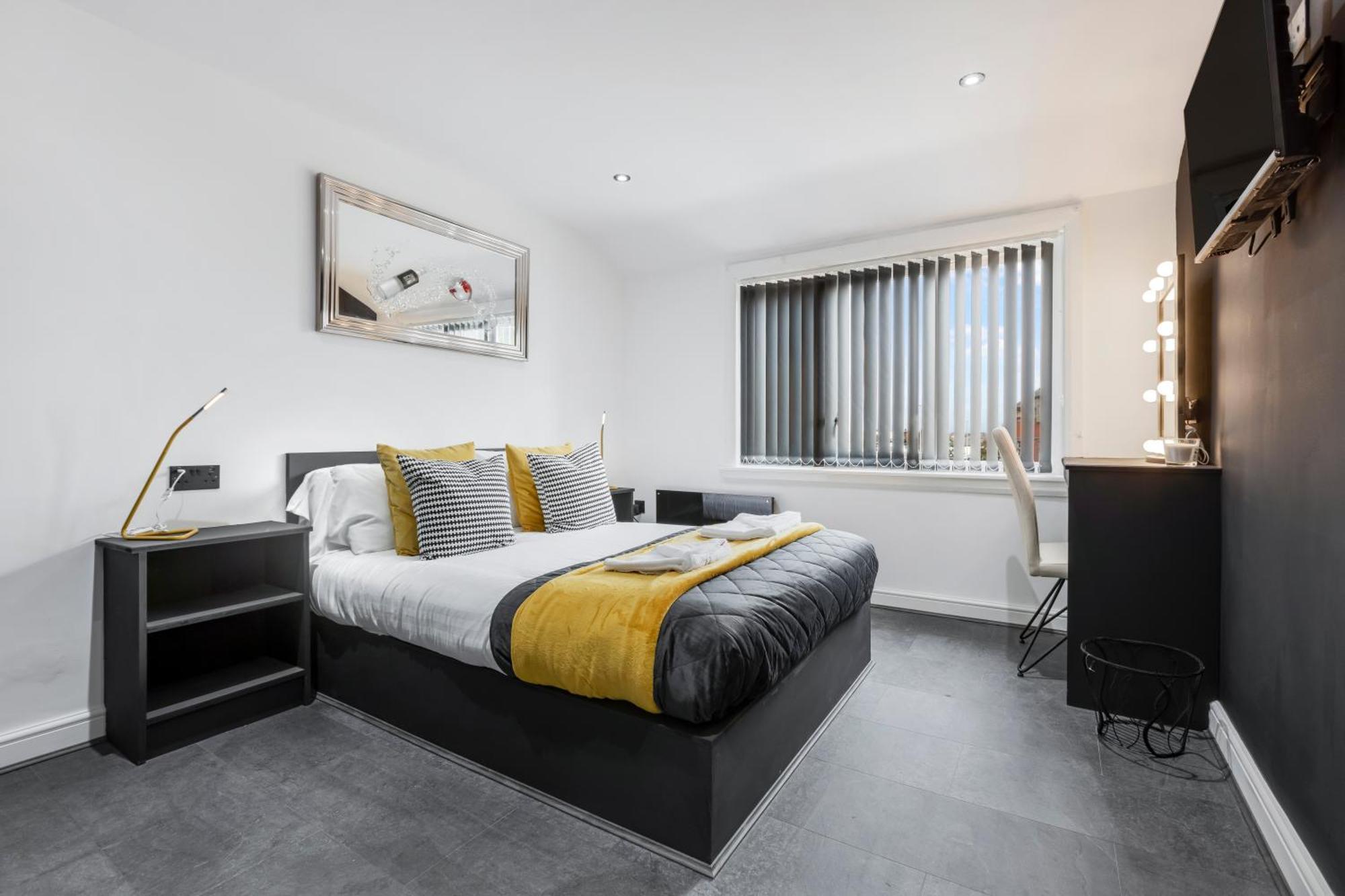 Two Bed Modern Apartment 5Min Walk To Town Centre With Free Parking ! Under New Management Blackpool Exteriér fotografie
